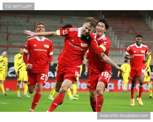 柏林联合vs莱比锡：郑优营助攻，特里梅尔角球造杀机