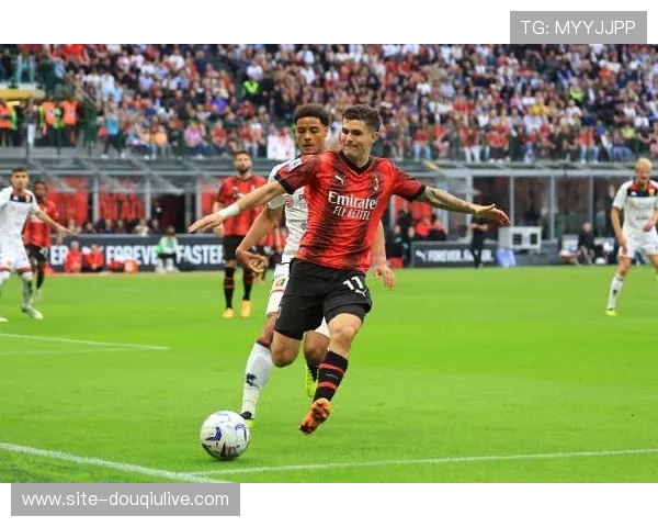 热那亚换人乌龙，新援阿莫林被误认成前教练转播画面P图引发笑声